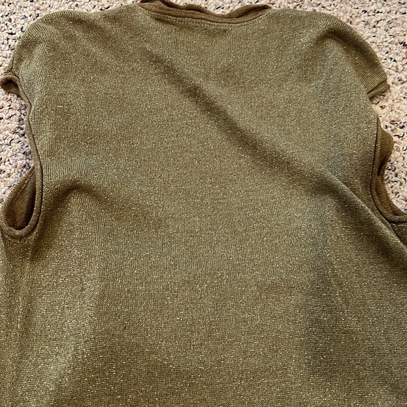 Cute vest - Picture 5 of 5